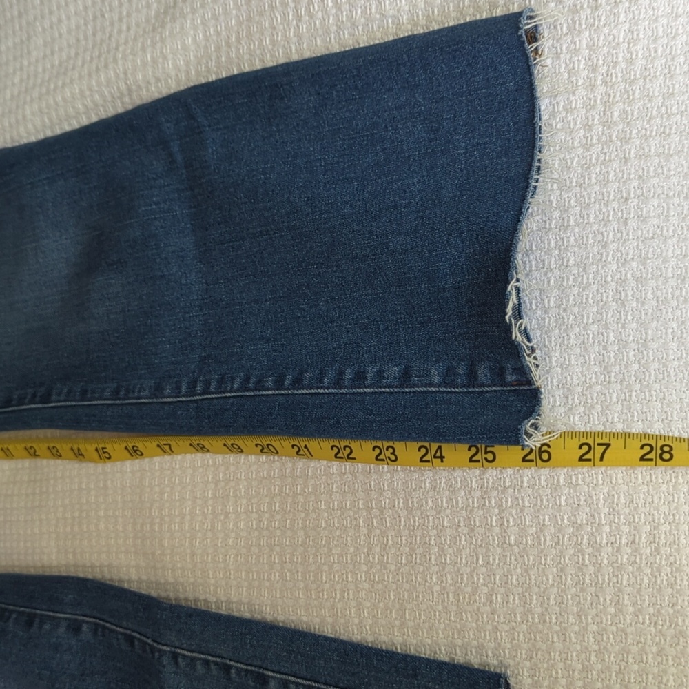 Madewell - Mid Rise Kick Out Crops - Raw Hem Edition - NWT - Size 26 - Picture 8 of 13